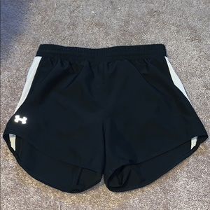Loose Under Armour heat gear athletic shorts